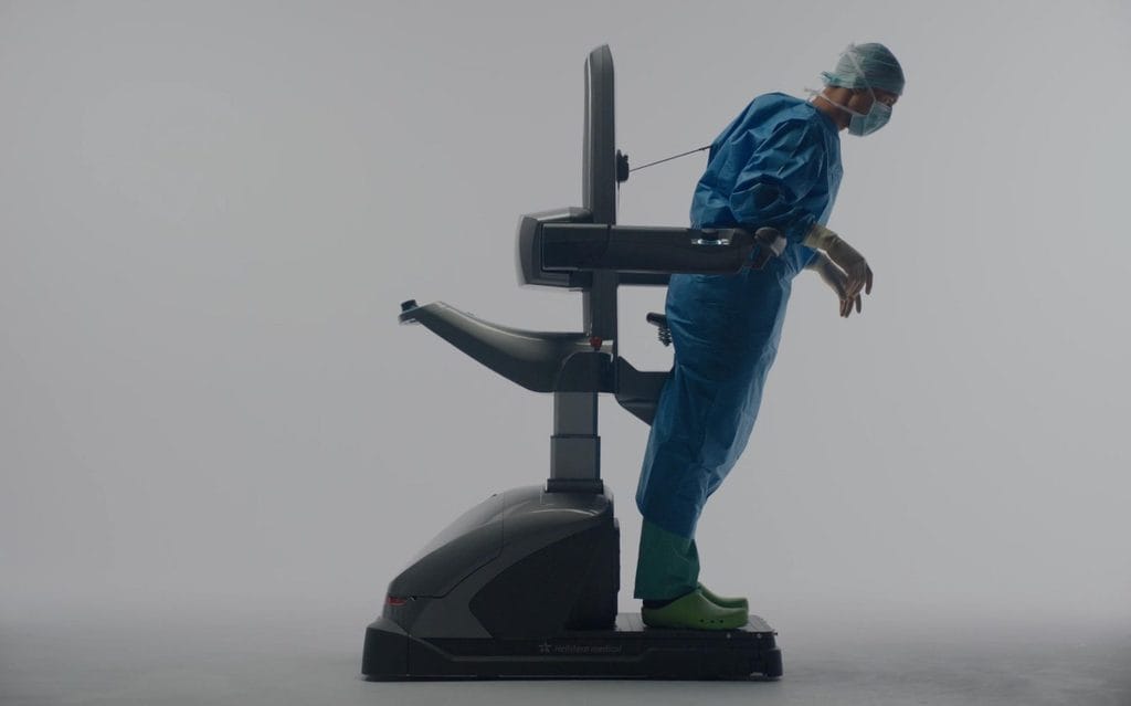 noac. A footprint no wider than a standing surgeon, 36 international patents behind the mechanism. Photo: Hellstern medical.