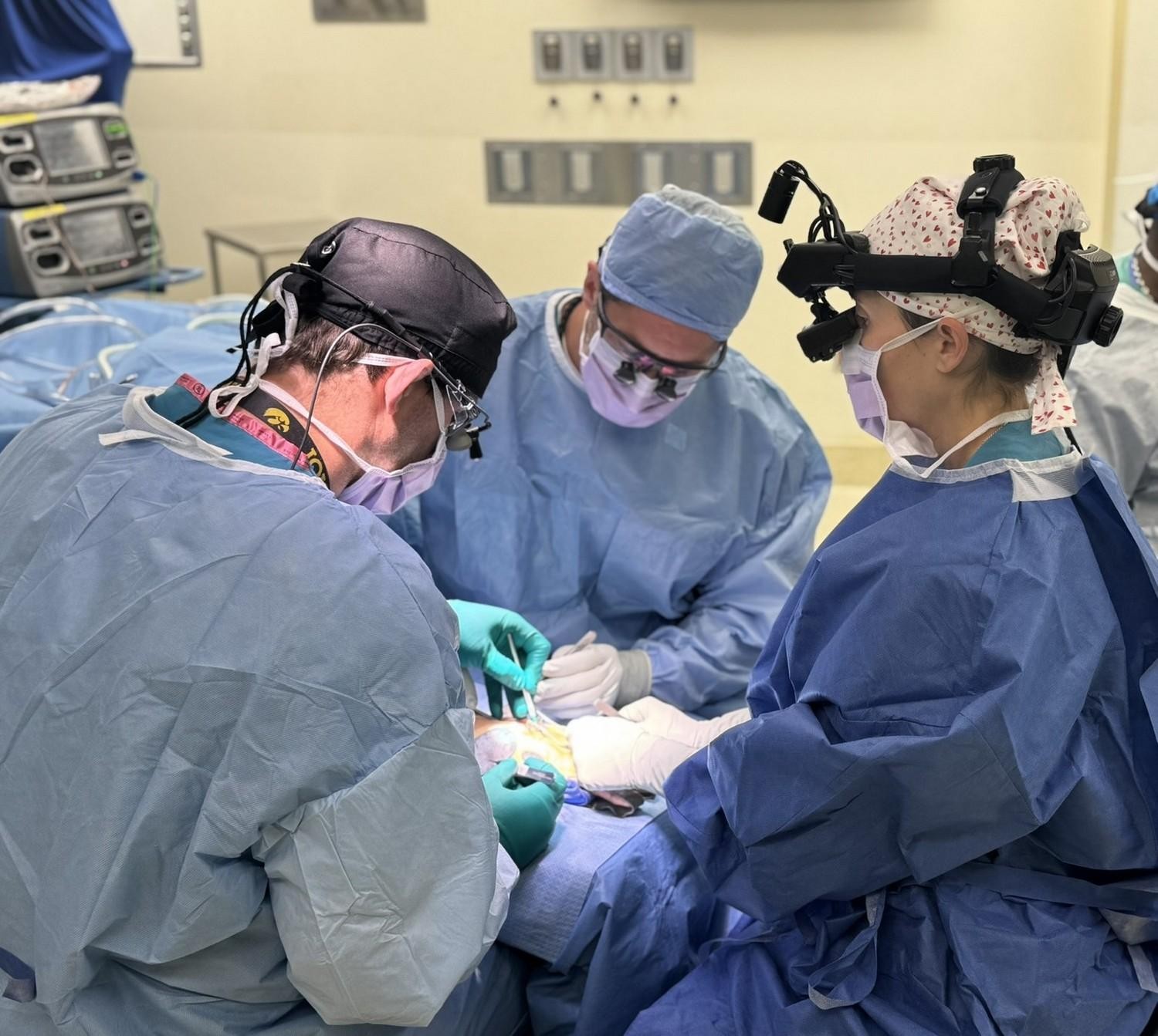 Dr. Saltzman and the surgical team at Durham VA Medical Center during one of the first SurgiSight-assisted procedures performed in the VA system